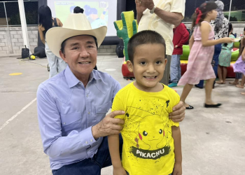 ¡VUELVE EL DIPUTADO RAÚL EL «POLLO CASTELO» CON EL PLANETARIO MÁGICO DEL PUEBLO!