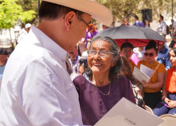 BENEFICIA GOBERNADOR DURAZO A MÁS DE 47 MIL FAMILIAS SONORENSES CON ENTREGA DE ESCRITURAS