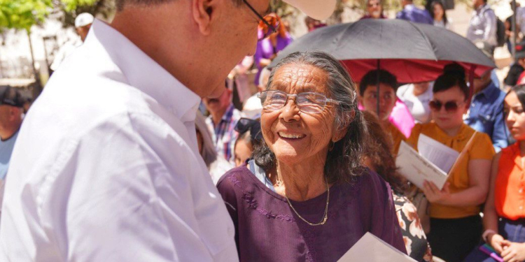 BENEFICIA GOBERNADOR DURAZO A MÁS DE 47 MIL FAMILIAS SONORENSES CON ENTREGA DE ESCRITURAS