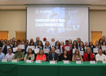 RECONOCEN POR SU DESEMPEÑO A 52 EMPLEADOS DEL CUATRIMESTRE MAYO-AGOSTO 2024