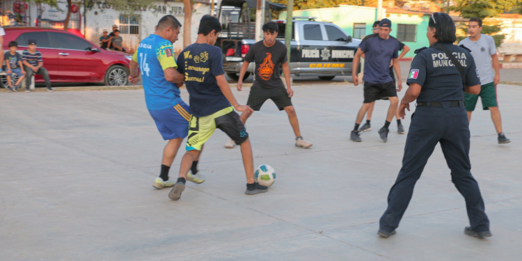 REALIZA SSPM REUNIÓN VECINAL Y ENCUENTRO DEPORTIVO ENTRE COMUNIDAD DE PROVIDENCIA Y POLICÍAS