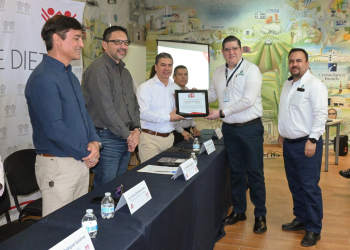 RECONOCEN FUNCIONES DE OOMAPASC CON CERTIFICACIÓN COMO ‘EMPRESA DE DIEZ