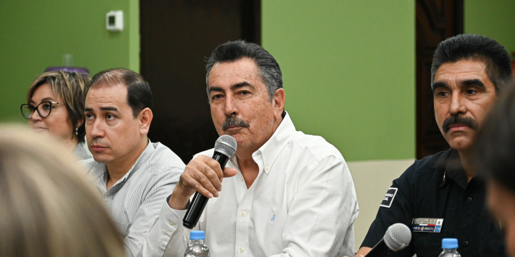 COMPARTE ALCALDE JAVIER LAMARQUE AVANCES EN SEGURIDAD Y DESARROLLO ECONÓMICO CON CÁMARAS EMPRESARIALES Y ORGANISMOS DE LA SOCIEDAD CIVIL