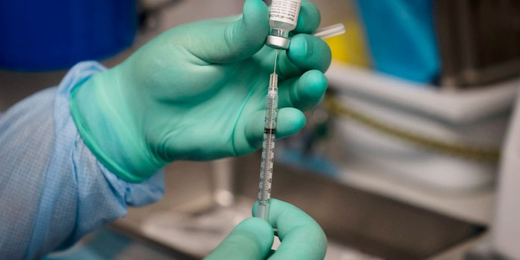 COFEPRIS AUTORIZA VENTA DE VACUNA PFIZER CONTRA NUEVA CEPA DEL COVID-19