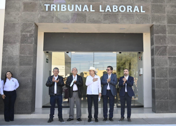 CUMPLE GOBERNADOR DURAZO A POBLACIÓN DEL MAYO CON ACCIONES DE VIVIENDA, VIALIDADES Y BECAS
