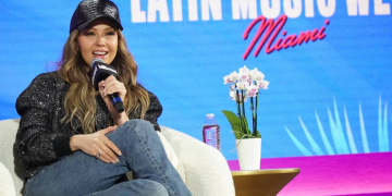 THALÍA REAPARECE EN REDES TRAS LA MUERTE DE SU HERMANA