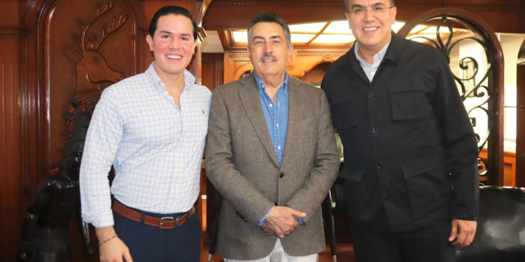 EL PRESIDENTE JAVIER LAMARQUE SOSTUVO UNA REUNIÓN CON EL DIPUTADO FEDERAL Y COORDINADOR ESTATAL DEL PT EN SONORA, RAMÓN FLORES Y CON EL REGIDOR MANUEL BORBÓN
