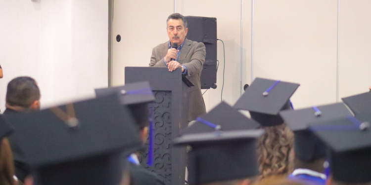ASISTE JAVIER LAMARQUE GRADUACIÓN DE ALUMNAS Y ALUMNOS DE LA UNIVERSIDAD HISPANA (CEUNO)