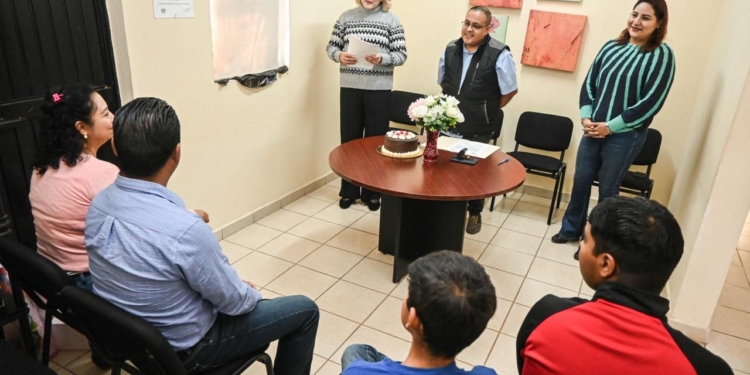BRINDA DIF CAJEME EL MEJOR REGALO DE NAVIDAD PARA JORGE: UNA FAMILIA QUE LO AMA