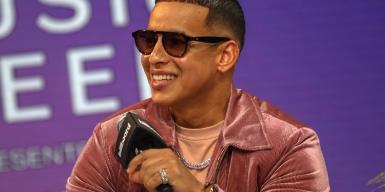 DADDY YANKEE DEMANDA A SU ESPOSA POR RETIROS MILLONARIOS DESDE CUENTAS CORPORATIVAS