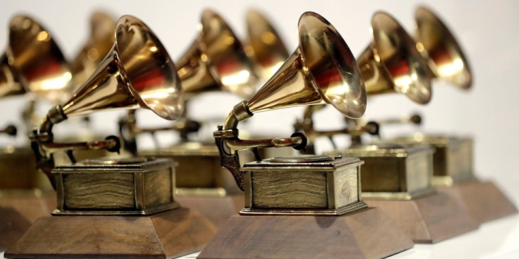 LOS PREMIOS GRAMMY 2025 NO SE RETRASARÁN A PESAR DE LOS INCENDIOS EN LOS ÁNGELES