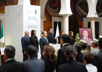 HONRA GOBERNADOR DURAZO LEGADO DEL DR. SAMUEL OCAÑA CON HOMENAJE PÓSTUMO EN PALACIO DE GOBIERNO