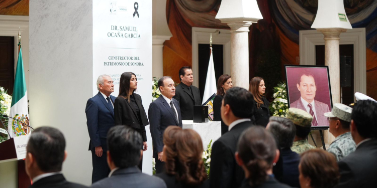 HONRA GOBERNADOR DURAZO LEGADO DEL DR. SAMUEL OCAÑA CON HOMENAJE PÓSTUMO EN PALACIO DE GOBIERNO