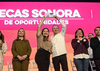 GOBERNADOR DURAZO DESTINA PRESUPUESTO HISTÓRICO PARA 190 MIL BECAS A ESTUDIANTES EN 2025