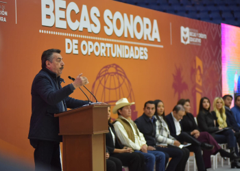 PARTICIPAN GOBERNADOR ALFONSO DURAZO Y PRESIDENTE JAVIER LAMARQUE EN ENTREGA DE BECAS A ESTUDIANTES DE UNIVERSIDADES PÚBLICAS DE CAJEME