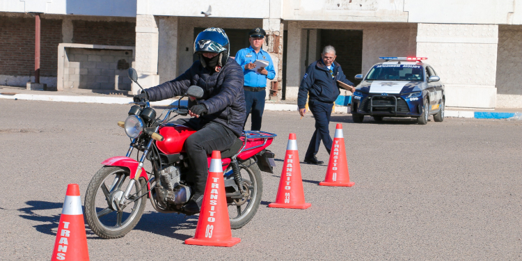 OFRECE EDUCACIÓN VIAL CURSO DE CONDUCCIÓN PARA CHOFERES