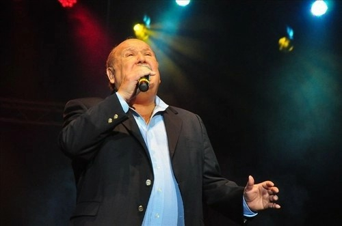 FALLECE A LOS 82 AÑOS EL CANTANTE ARGENTINO LEO DAN