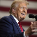 TRUMP ADVIERTE QUE SI GANA LAS ELECCIONES EXPULSARÁ A MIGRANTES QUE LLEGARON BAJO PROGRAMAS DE BIDEN