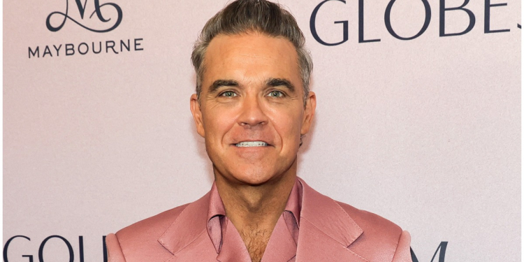 ROBBIE WILLIAMS OFICIÓ UNA BODA EN PLENA PROYECCIÓN DE SU PELÍCULA ‘BETTER MAN’