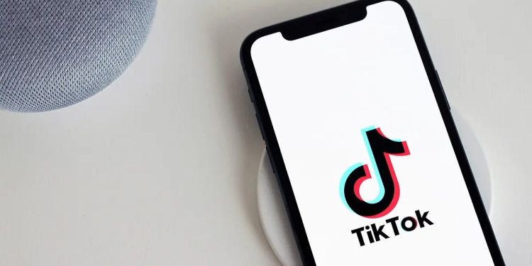 TRUMP ABRE LA PUERTA A AMPLIAR EL PLAZO PARA EL POSIBLE CIERRE DE TIKTOK EN EU