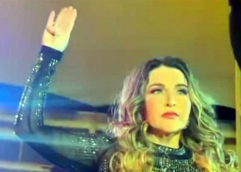LANZA ALICIA VILLARREAL SEÑAL DE AUXILIO EN CONCIERTO