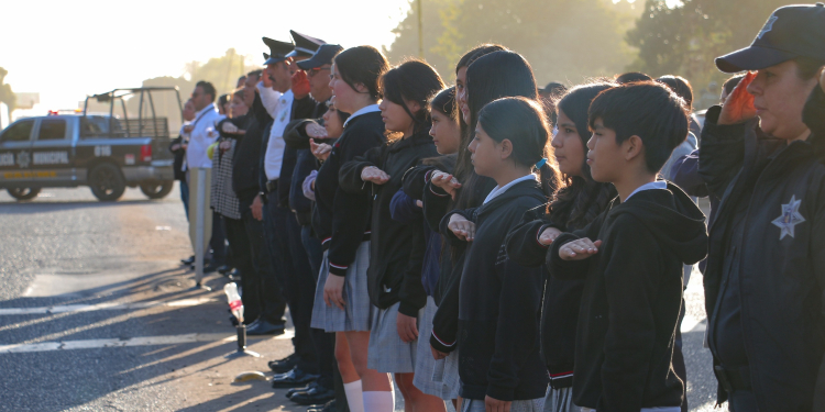 ESTUDIANTES DE LA SECUNDARIA TÉCNICA #56 SON RECONOCIDOS EN CEREMONIA CÍVICA DE LA SSPM EN CAJEME