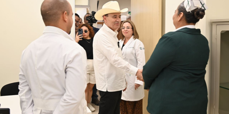 LOGRA GOBERNADOR DURAZO INCREMENTO DEL 30% AL SALARIO DE MÉDICOS ESPECIALISTAS EN SONORA