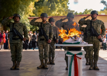 REALIZA GOBIERNO DE CAJEME CEREMONIA CÍVICA DE INCINERACIÓN Y ENTREGA DE BANDERAS EN EL PLANTEL CECYTES ESPERANZA