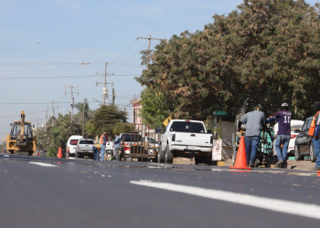 CONTINÚAN EN CAJEME LOS TRABAJOS DE SEÑALIZACIÓN Y PINTURA VIAL EN CALLES RECIÉN PAVIMENTADAS