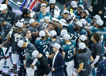 ¡CAMPEONES! PHILADELPHIA EAGLES APLASTA A LOS CHIEFS Y SE CORONA EN EL SUPER BOWL LIX