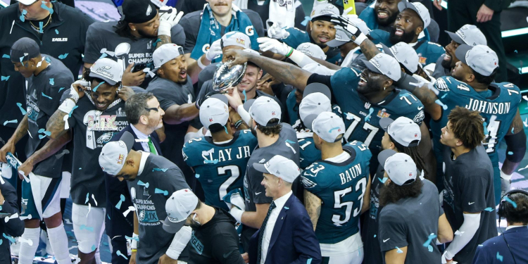 ¡CAMPEONES! PHILADELPHIA EAGLES APLASTA A LOS CHIEFS Y SE CORONA EN EL SUPER BOWL LIX