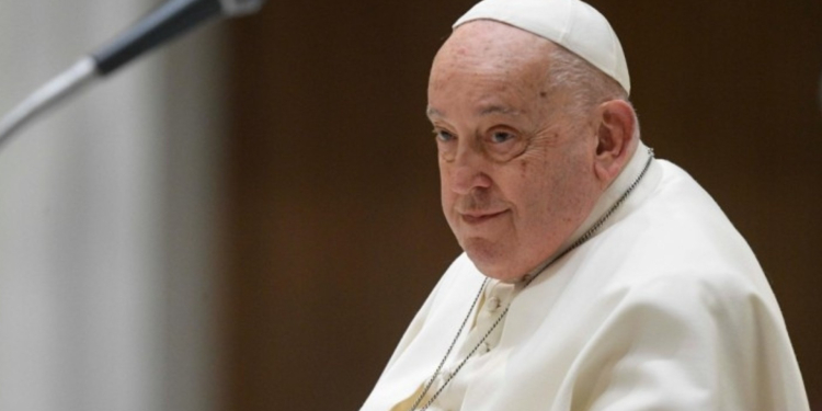 PAPA FRANCISCO ENVÍA UN MENSAJE FIRMADO DESDE EL HOSPITAL