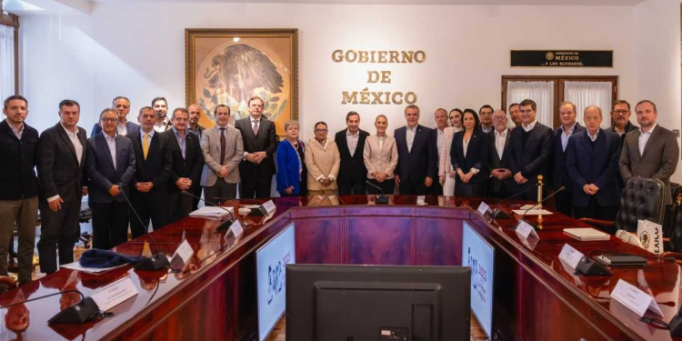 SHEINBAUM SE REÚNE CON EMPRESARIOS Y GABINETE POR ARANCELES DE EE.UU.