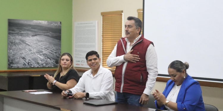 DA LA BIENVENIDA JAVIER LAMARQUE A NUEVOS INTEGRANTES DE JÓVENES CONSTRUYENDO EL FUTURO EN CAJEME