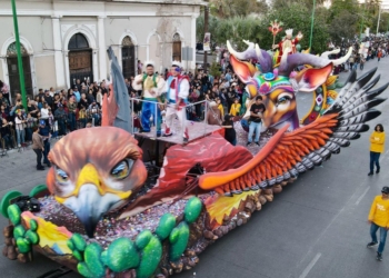 CELEBRA GOBERNADOR DURAZO GRAN ÉXITO DEL CARNAVAL DE GUAYMAS CON MÁS DE 350 MIL ASISTENTES Y SALDO BLANCO