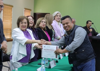 RECONOCEN POR SU DESEMPEÑO A EMPLEADOS DEL AÑO Y DEL TERCER CUATRIMESTRE 2024
