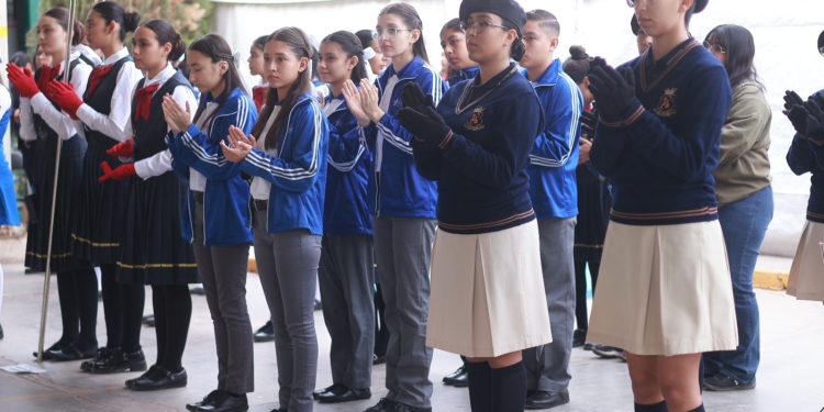 FOMENTA AYUNTAMIENTO DE CAJEME VALORES PATRIOS EN ESTUDIANTES DE SECUNDARIA Y PREPARATORIA A TRAVÉS DEL CONCURSO DE ESCOLTAS Y BANDAS DE GUERRA 2025