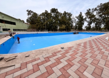 SUPERVISA JAVIER LAMARQUE AVANCES EN PAVIMENTACIÓN Y REHABILITACIÓN DE ALBERCA OLÍMPICA EN CAJEME