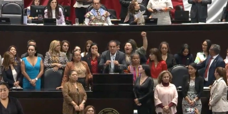 DIPUTADOS DECLARAN IMPROCEDENTE SOLICITUD DE DESAFUERO A CUAUHTÉMOC BLANCO