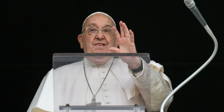 SALUD DEL PAPA FRANCISCO SIGUE MEJORANDO; YA NO NECESITA VENTILACIÓN MECÁNICA POR LAS NOCHES