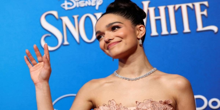 ‘BLANCANIEVES’ SE ESTRENA EN MÉXICO EN MEDIO DE CRÍTICAS DEVASTADORAS Y SALAS SEMIVACÍAS