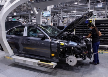 EE.UU. DA UN MES DE EXENCIÓN A LOS ARANCELES AL SECTOR AUTOMOTRIZ