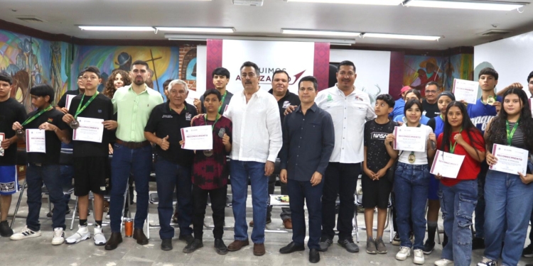 RECONOCE JAVIER LAMARQUE GRAN TALENTO Y DISCIPLINA DE JÓVENES PUGILISTAS CAJEMENSES