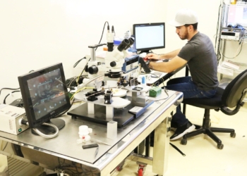 GOBERNADOR DURAZO FORTALECE ESPECIALIZACIÓN DE JÓVENES UNIVERSITARIOS EN SEMICONDUCTORES CON INFRAESTRUCTURA DE ALTA TECNOLOGÍA