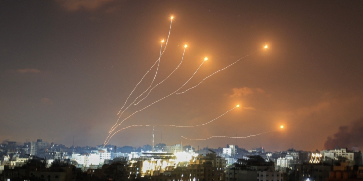 BOMBARDEOS ISRAELÍES DEJAN AL MENOS 44 MUERTOS EN LA FRANJA DE GAZA