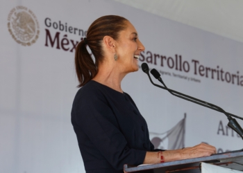 SHEINBAUM ASEGURA QUE EL PUEBLO DE MÉXICO LE HA DADO “FUERZA” PARA NEGOCIAR CON TRUMP