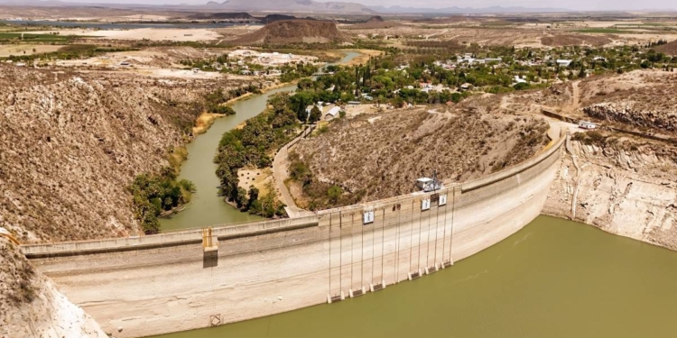 MÉXICO Y EE.UU. PACTAN ENTREGA DE AGUA Y FRENAR PELIGROSO GUSANO DEL GANADO