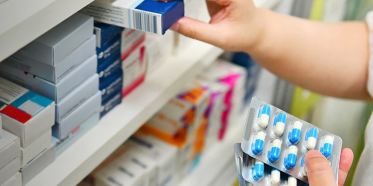 PESE AL REVÉS EN LICITACIÓN, SALUD NO DETIENE ENTREGA MASIVA DE MEDICAMENTOS