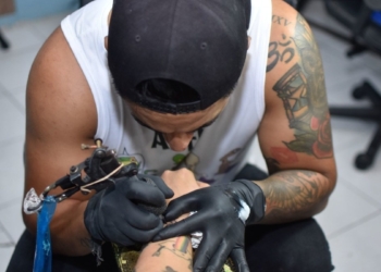 TRUMP ACUSA DE PANDILLEROS A PERSONAS QUE TRAEN DISTINTIVOS TATUAJES