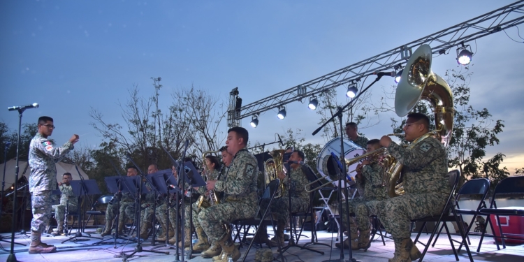 MÚSICA, ALEGRÍA Y UNIÓN FAMILIAR EN LA LAGUNA DEL NÁINARI DE CAJEME